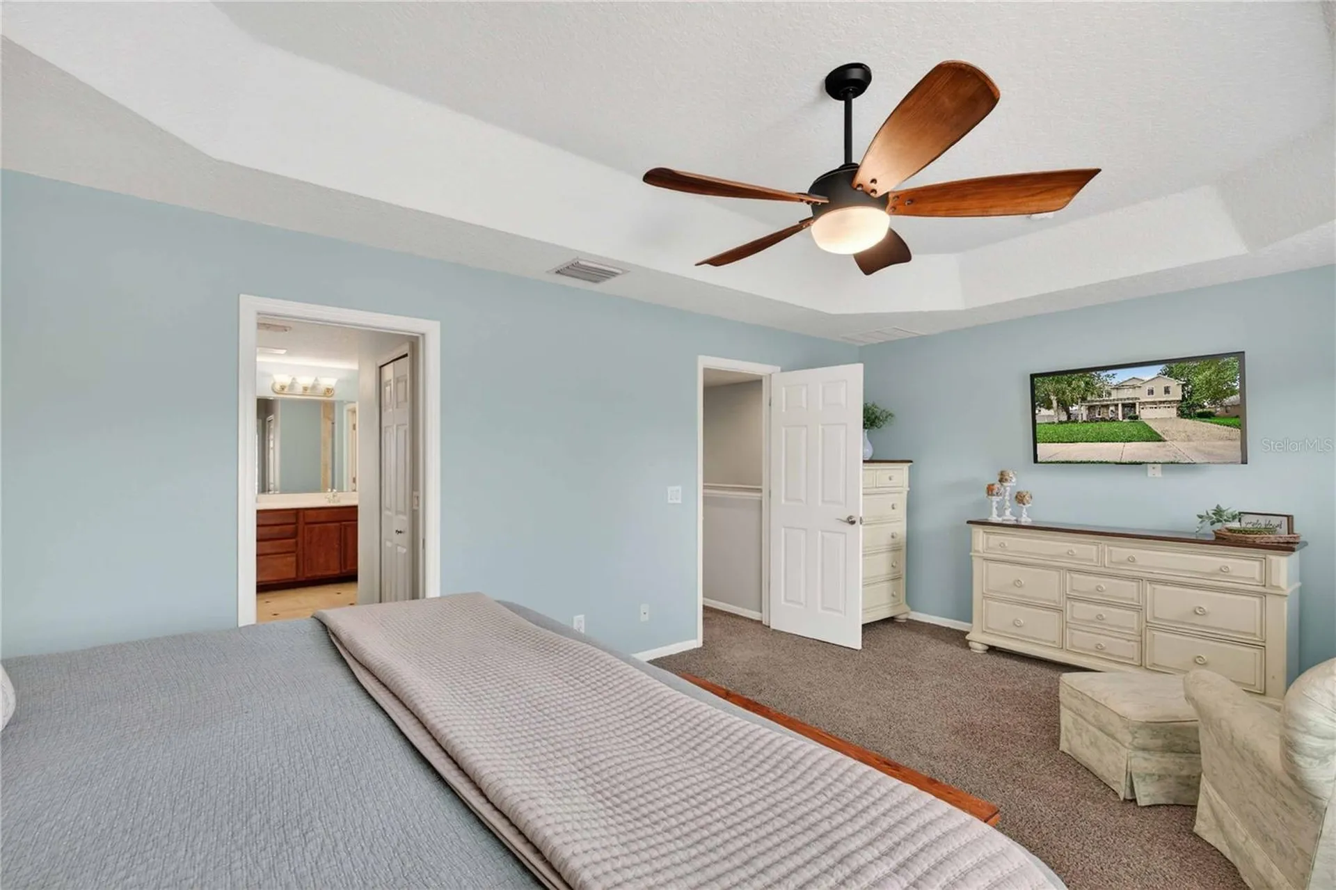 303 W Blue Water Edge Drive Eustis FL 32736