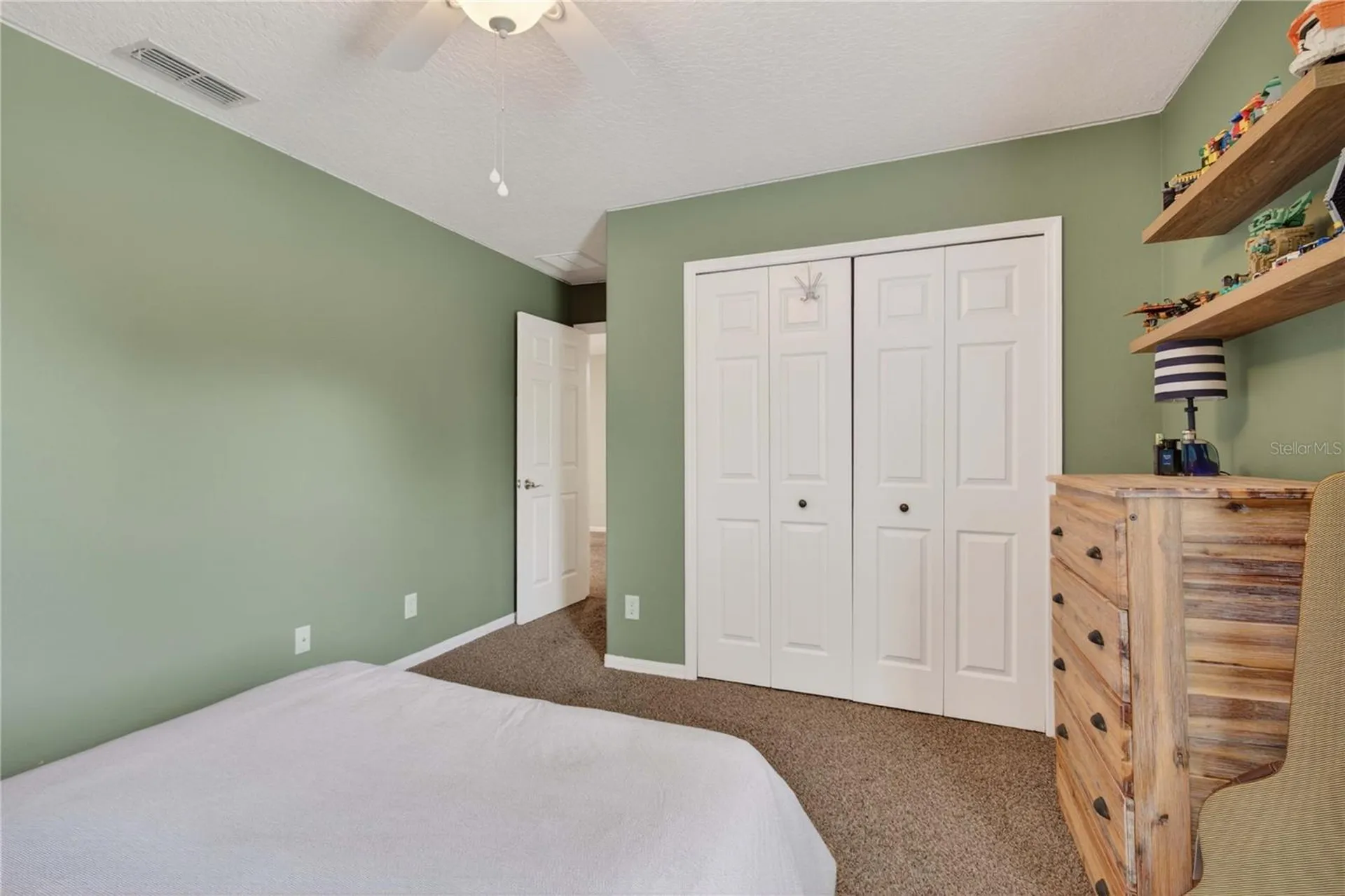 303 W Blue Water Edge Drive Eustis FL 32736