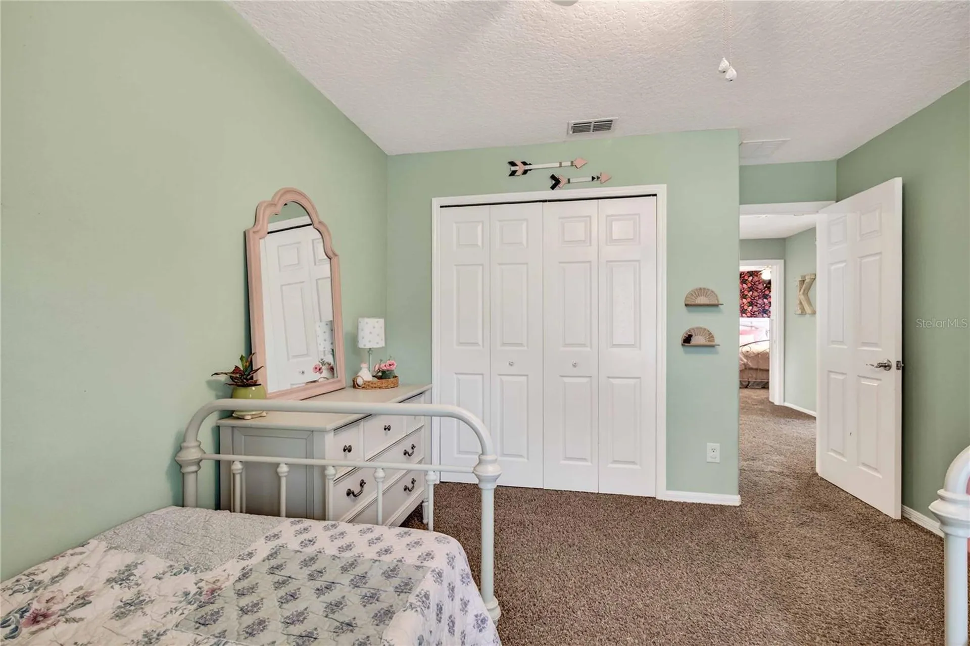 303 W Blue Water Edge Drive Eustis FL 32736