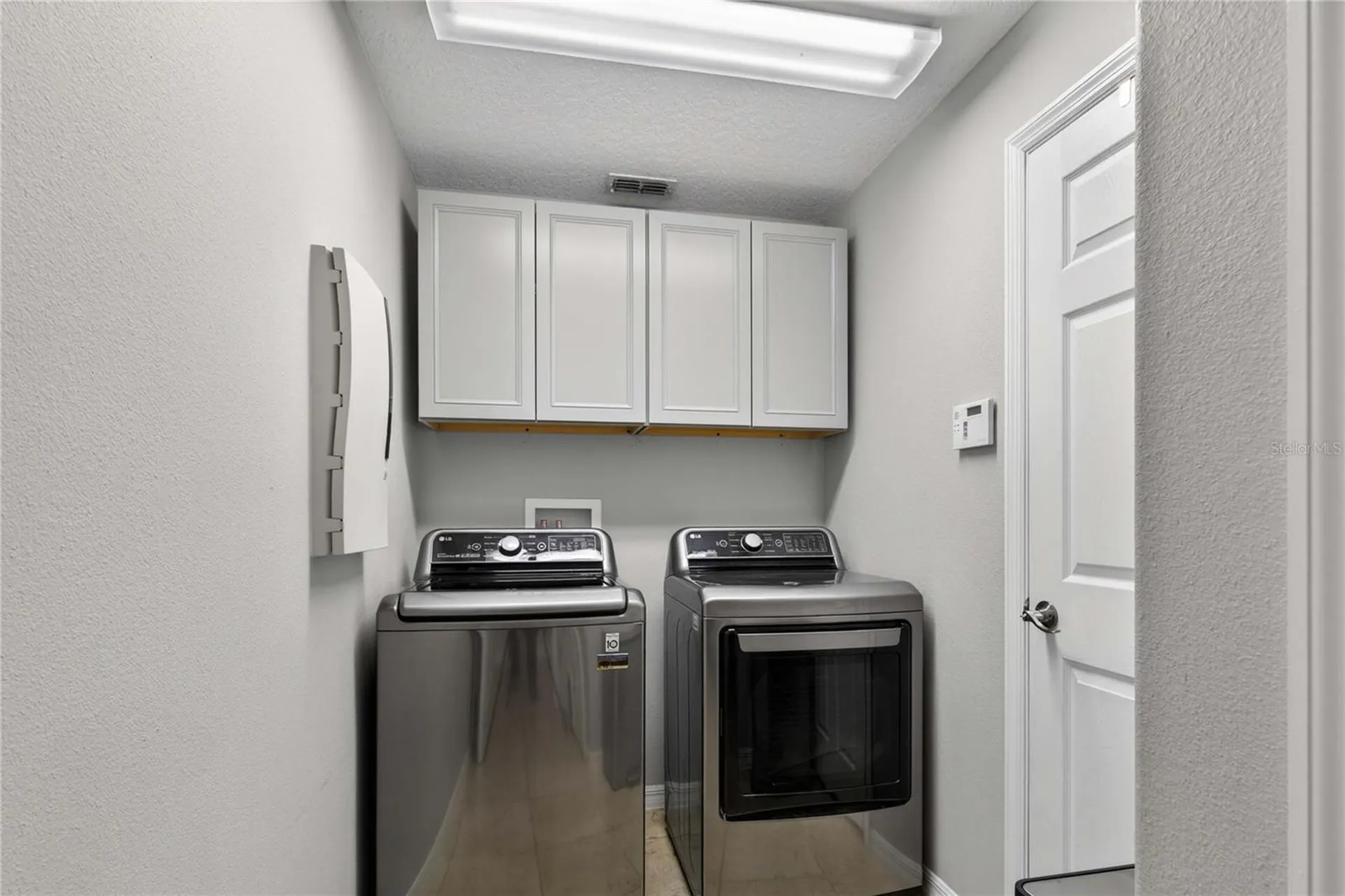 303 W Blue Water Edge Drive Eustis FL 32736