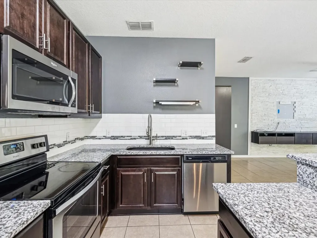 11525 Southern Creek Drive Gibsonton FL 33534