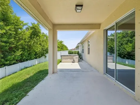11525 Southern Creek Drive Gibsonton FL 33534
