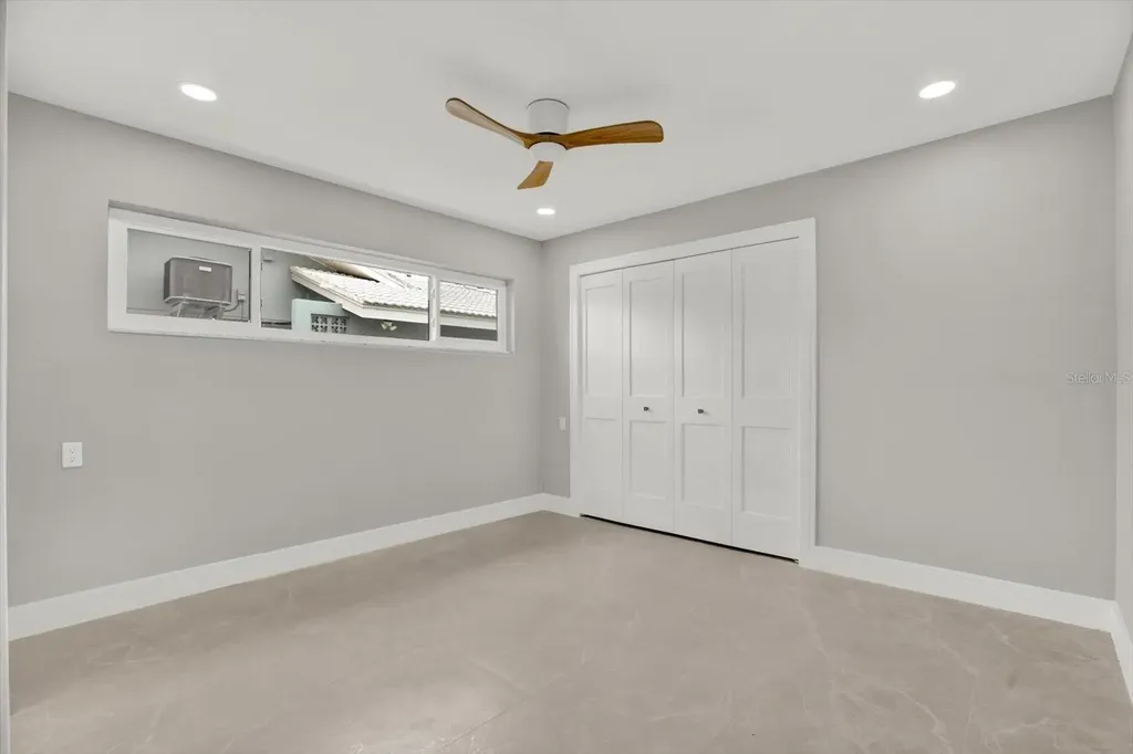 11577 48th Avenue N St Petersburg FL 33708