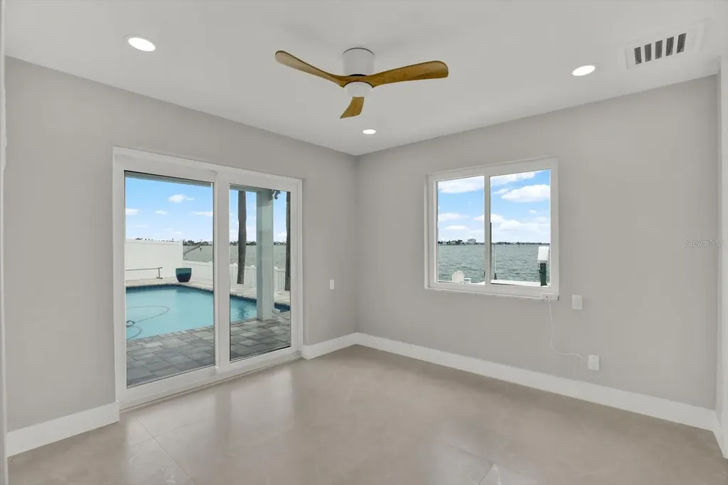 11577 48th Avenue N St Petersburg FL 33708