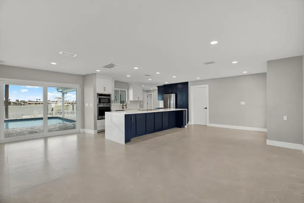 11577 48th Avenue N St Petersburg FL 33708