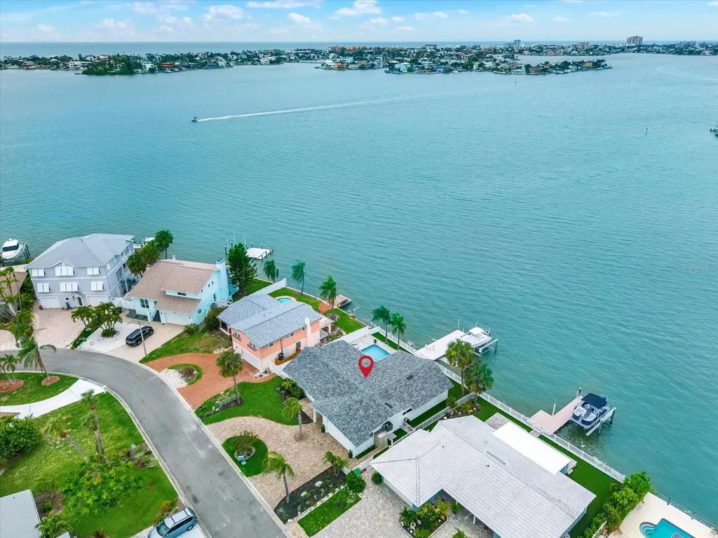 11577 48th Avenue N St Petersburg FL 33708