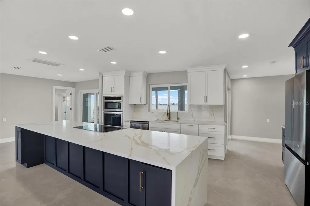 11577 48th Avenue N St Petersburg FL 33708