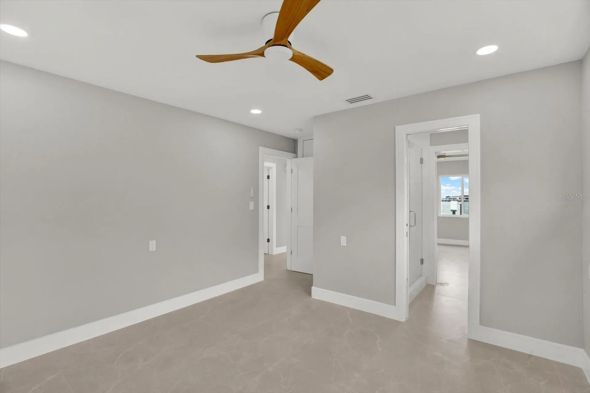 11577 48th Avenue N St Petersburg FL 33708