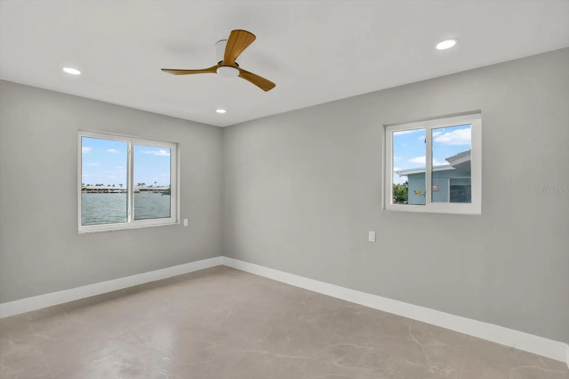 11577 48th Avenue N St Petersburg FL 33708