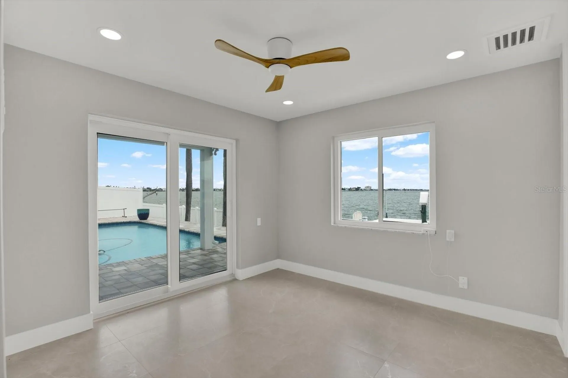 11577 48th Avenue N St Petersburg FL 33708