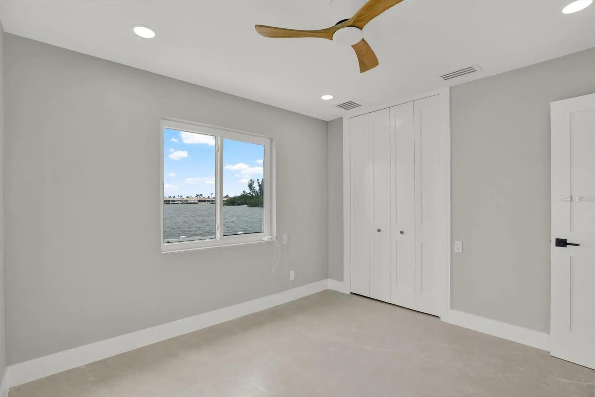 11577 48th Avenue N St Petersburg FL 33708