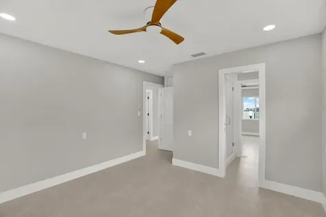 11577 48th Avenue N St Petersburg FL 33708