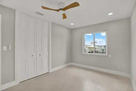 11577 48th Avenue N St Petersburg FL 33708