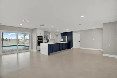 11577 48th Avenue N St Petersburg FL 33708