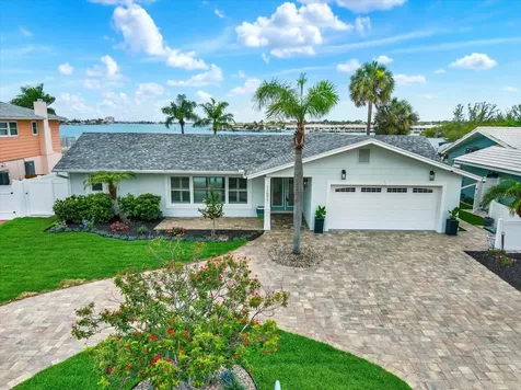 11577 48th Avenue N St Petersburg FL 33708