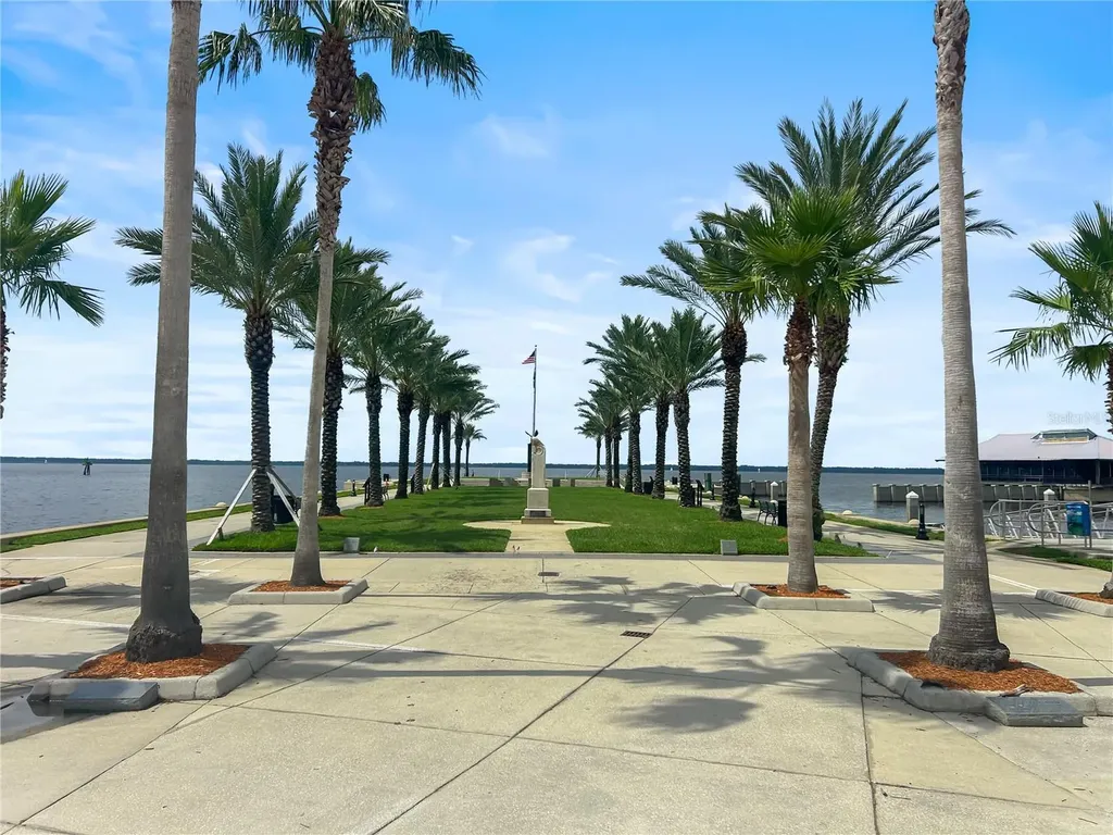 1010 Hickory Avenue Sanford FL 32771