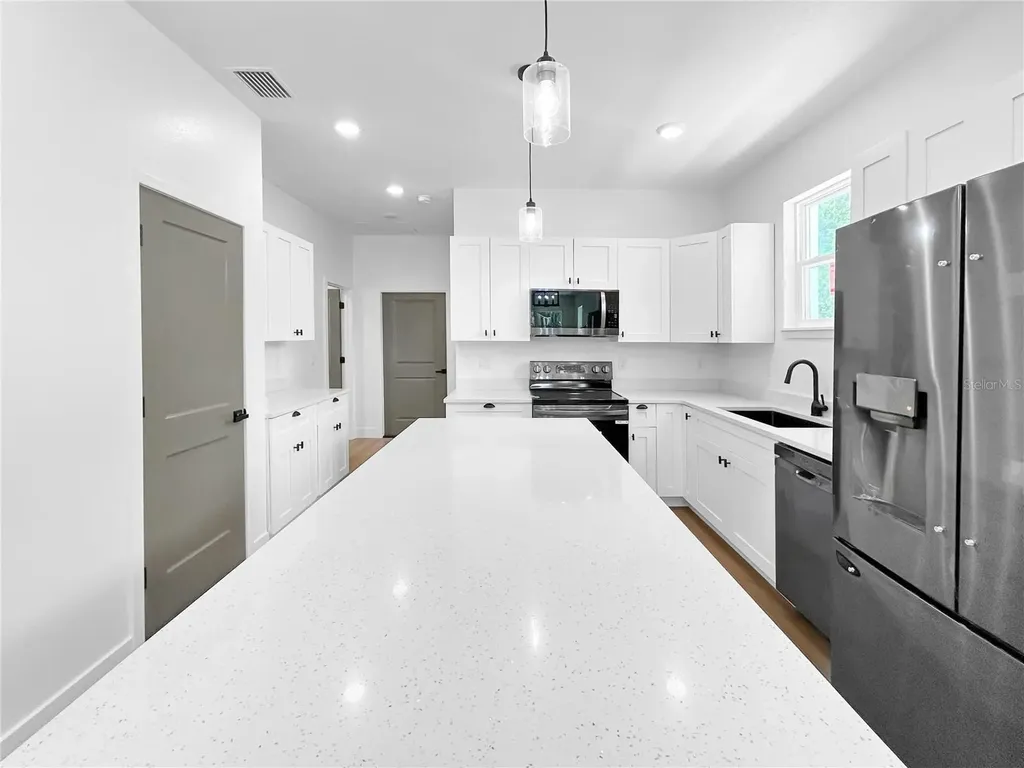 1010 Hickory Avenue Sanford FL 32771