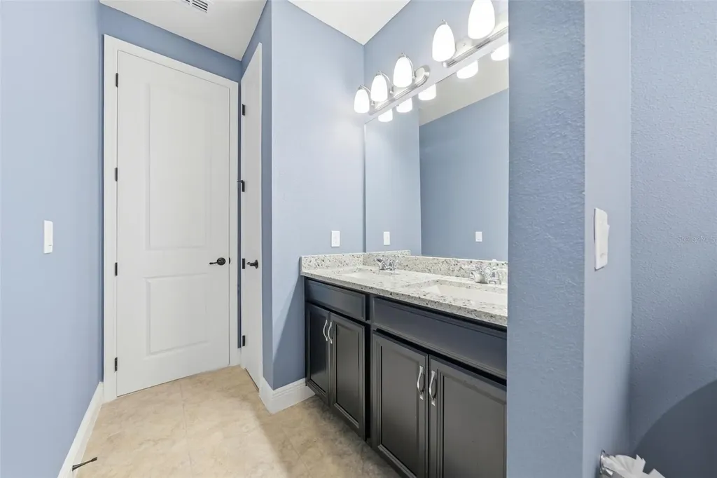 8210 Ludington Circle Orlando FL 32836