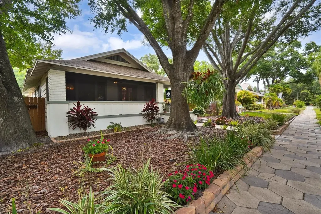 2955 4th Avenue N St Petersburg FL 33713