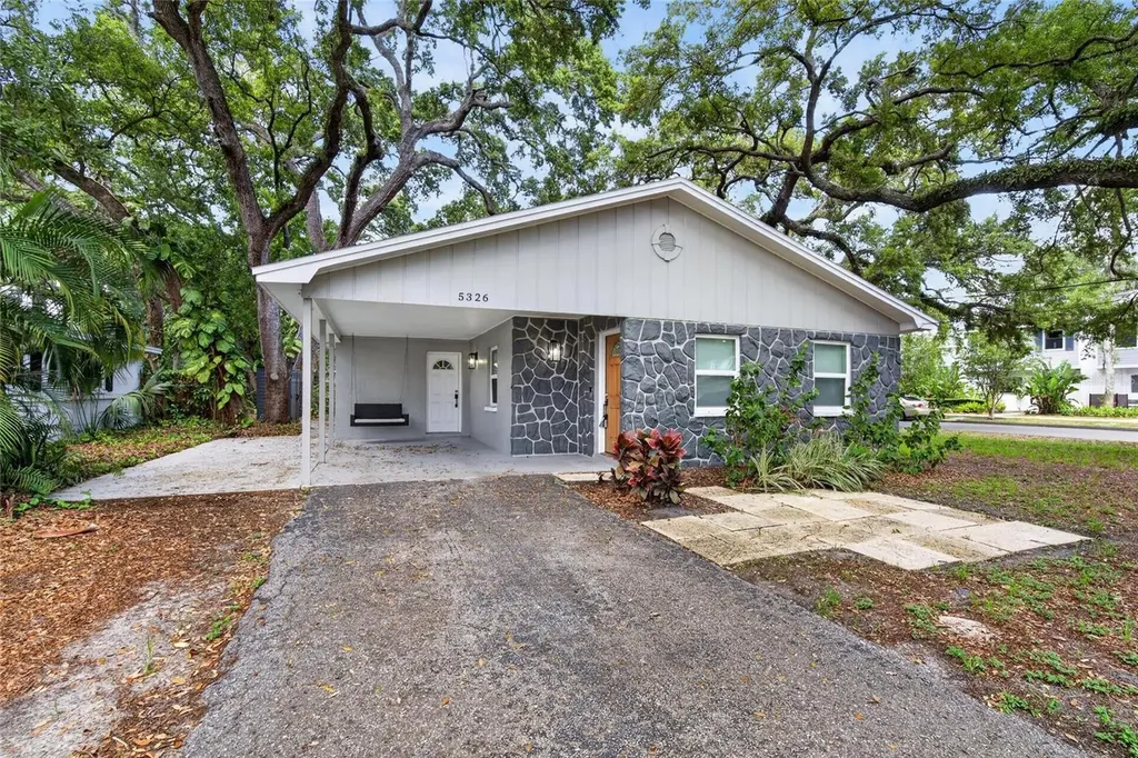 5326 S Russell Street Tampa FL 33611