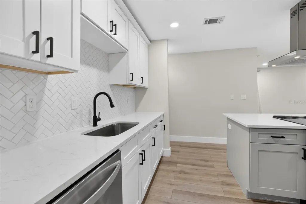 5326 S Russell Street Tampa FL 33611