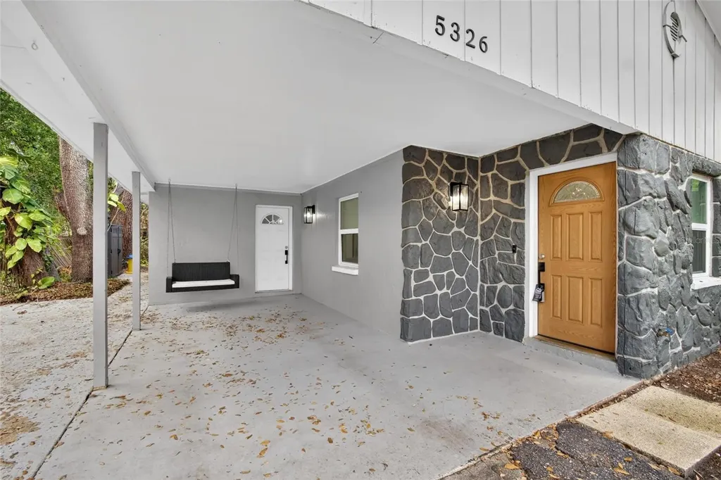5326 S Russell Street Tampa FL 33611