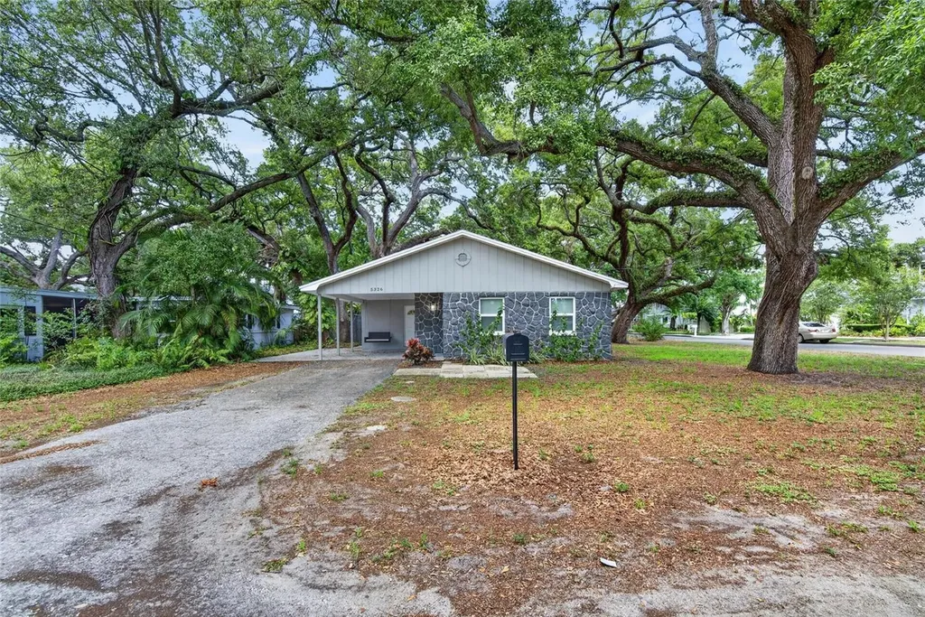 5326 S Russell Street Tampa FL 33611