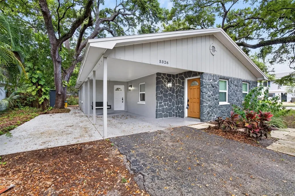 5326 S Russell Street Tampa FL 33611