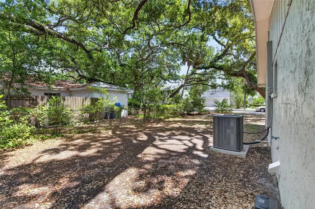 5326 S Russell Street Tampa FL 33611