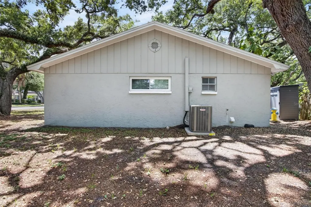 5326 S Russell Street Tampa FL 33611