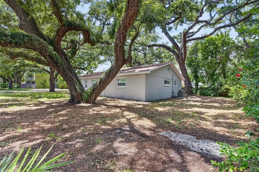 5326 S Russell Street Tampa FL 33611
