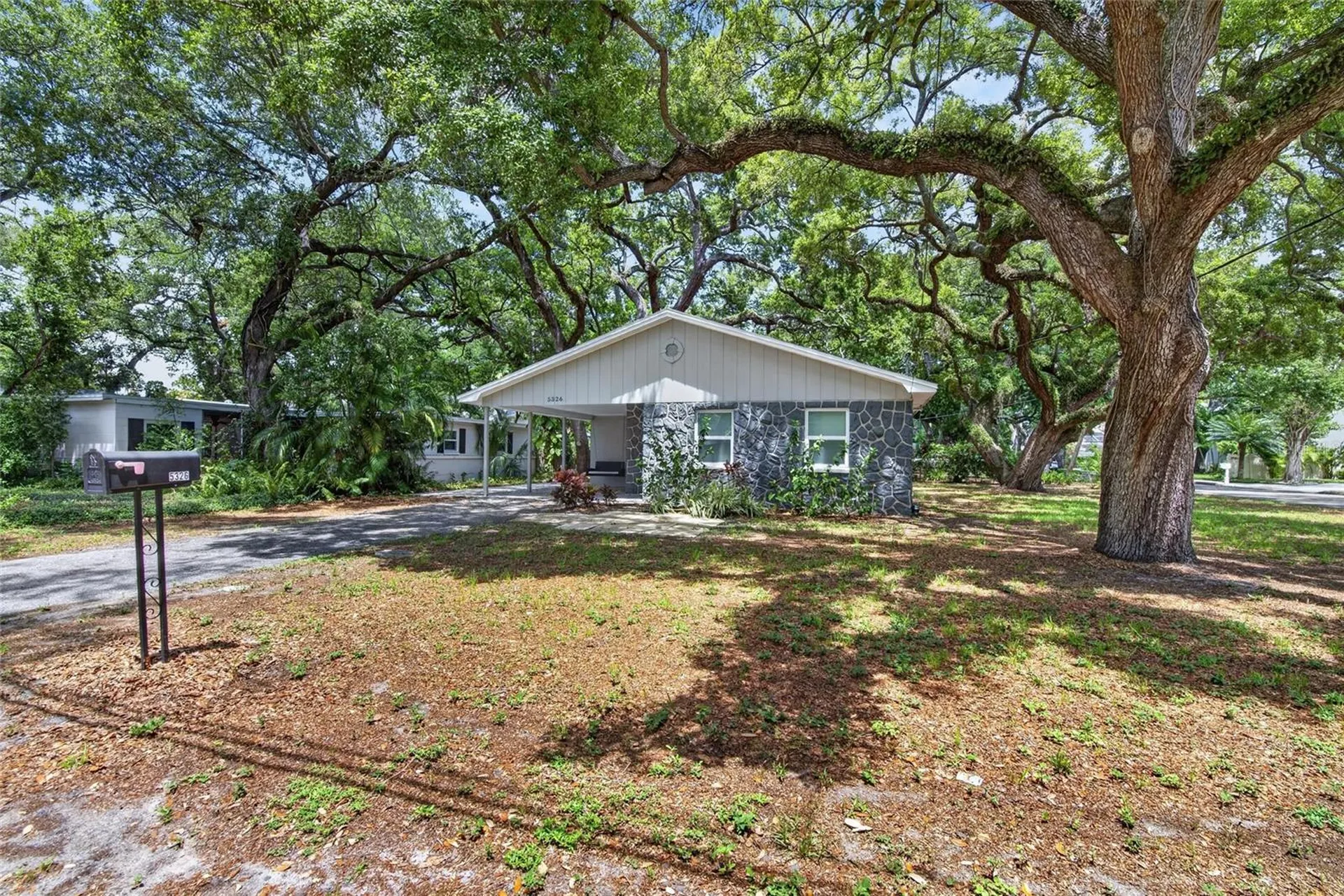 5326 S Russell Street Tampa FL 33611