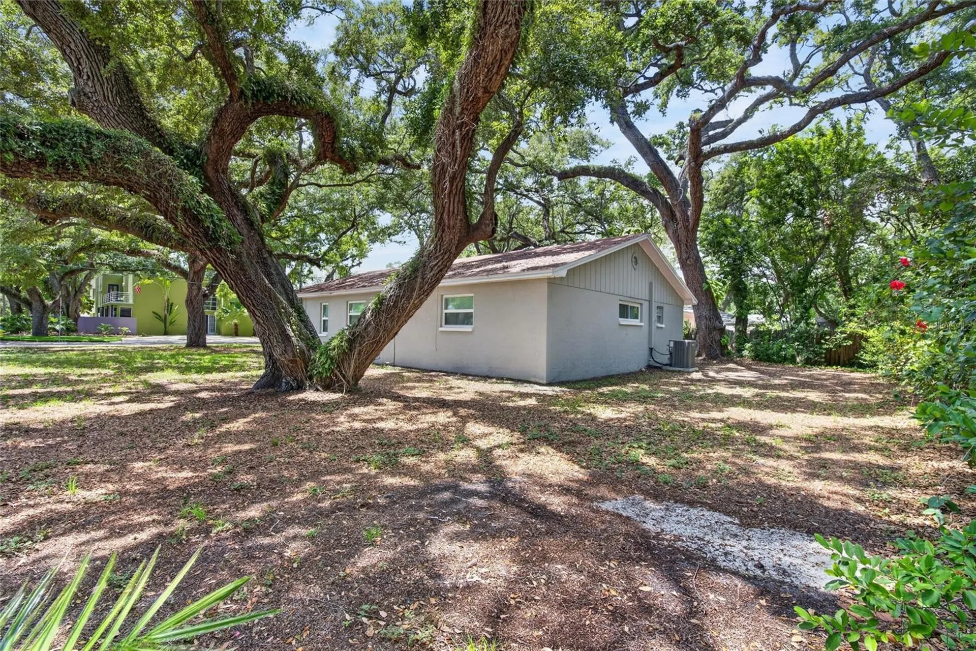 5326 S Russell Street Tampa FL 33611