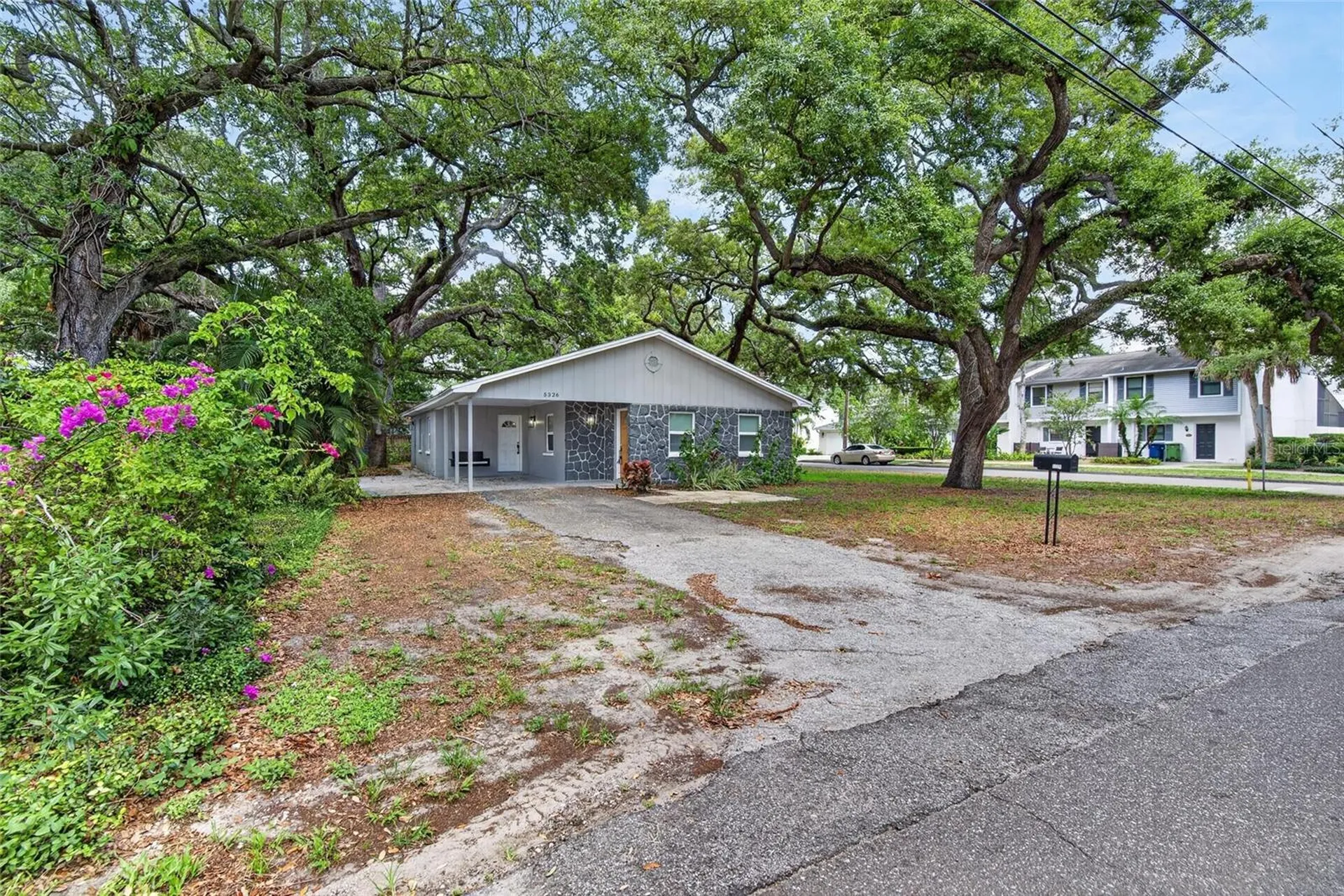 5326 S Russell Street Tampa FL 33611