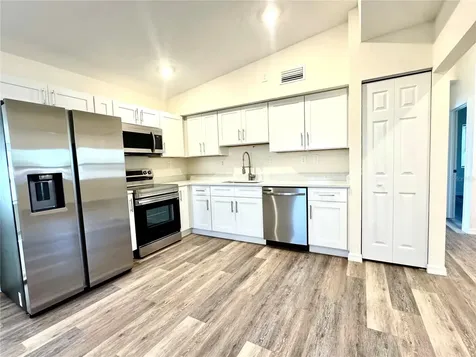 9805 N Myrtle Street Tampa FL 33617