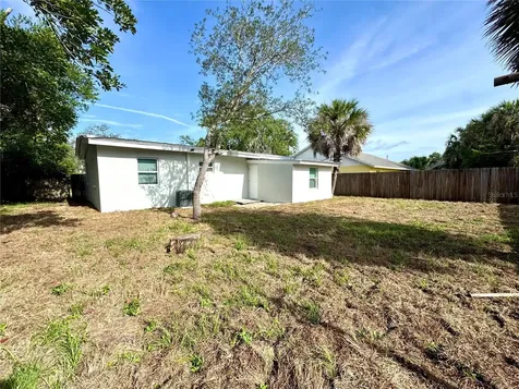 9805 N Myrtle Street Tampa FL 33617