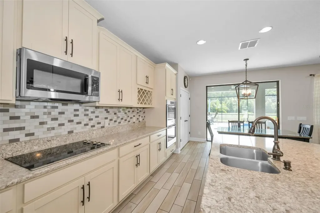 10764 Pleasant Knoll Drive Tampa FL 33647