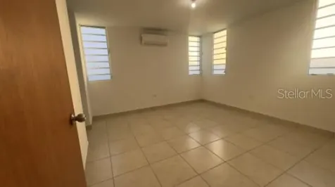 15 T Las Piedras PR 00771