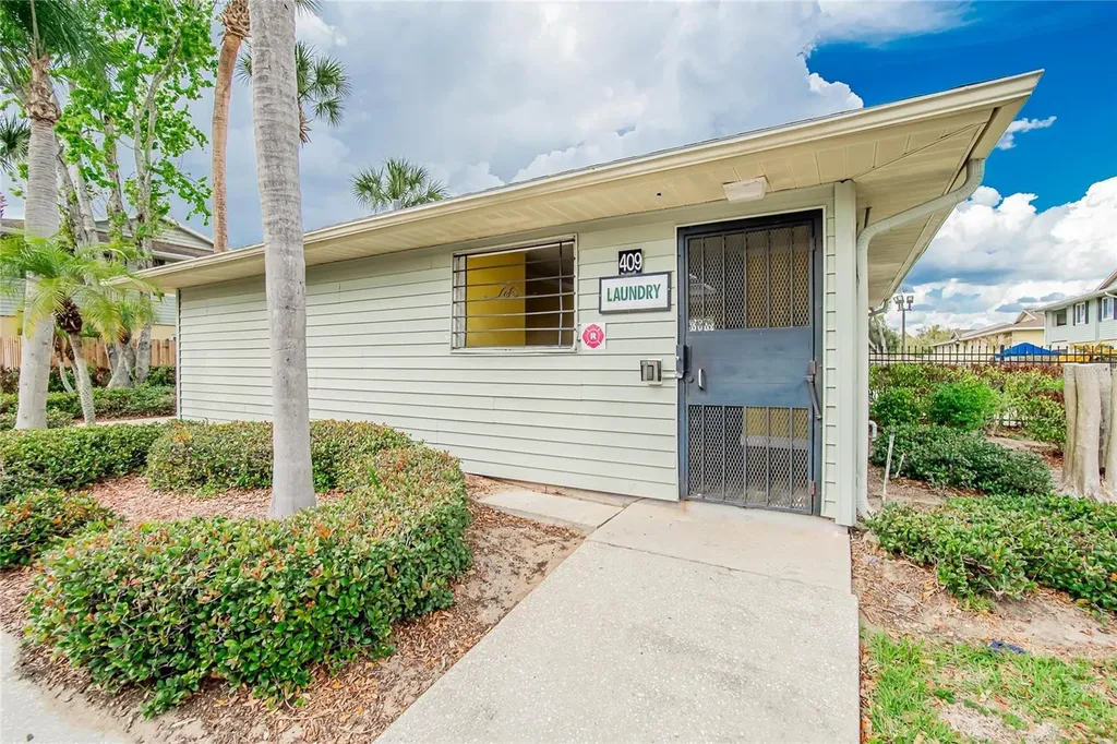 202 Red Maple Place Brandon FL 33510