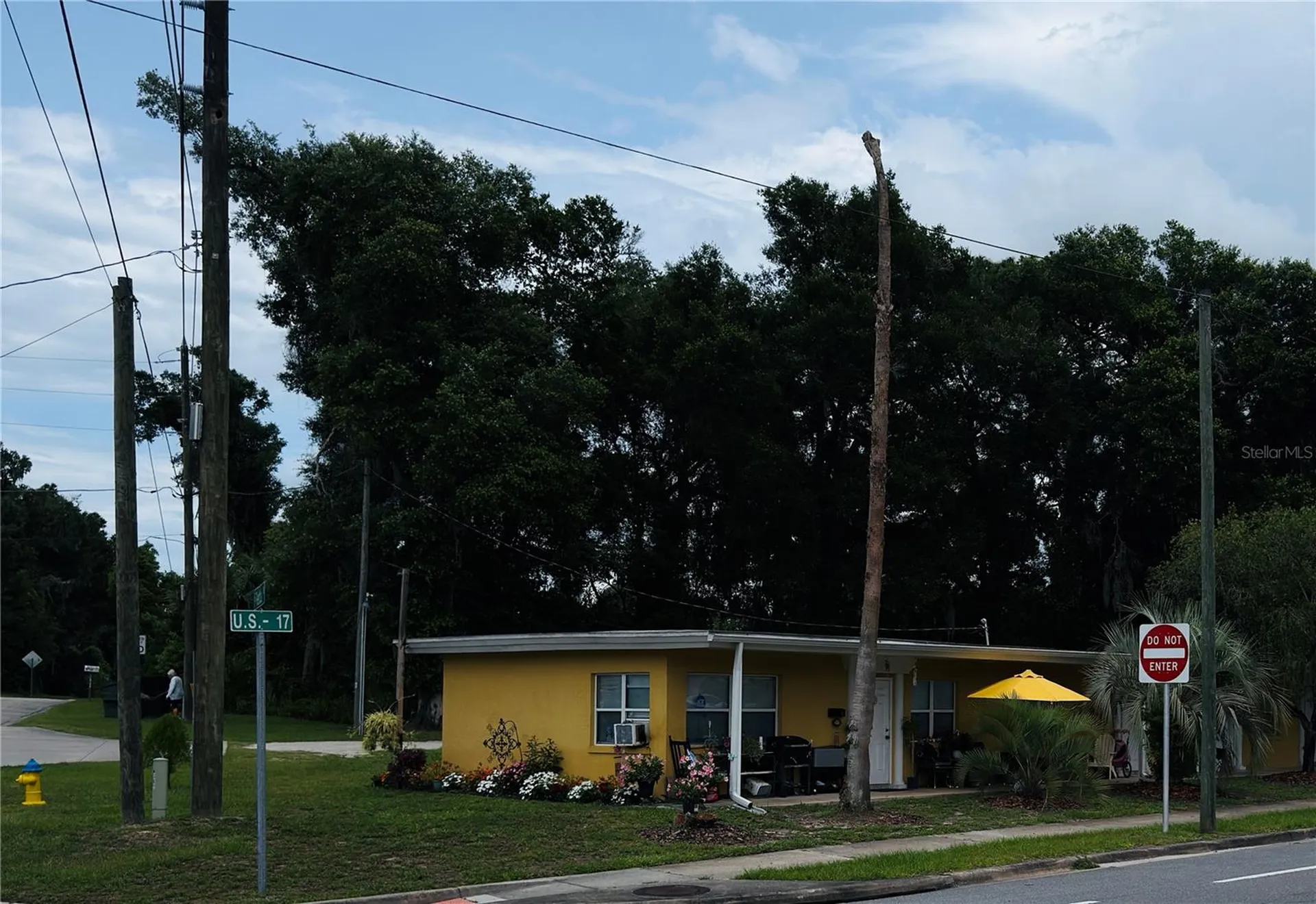 4851 Us Highway 17 Highway De Leon Springs FL 32130
