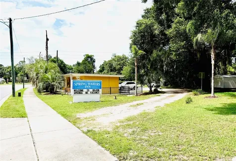 4851 Us Highway 17 Highway De Leon Springs FL 32130