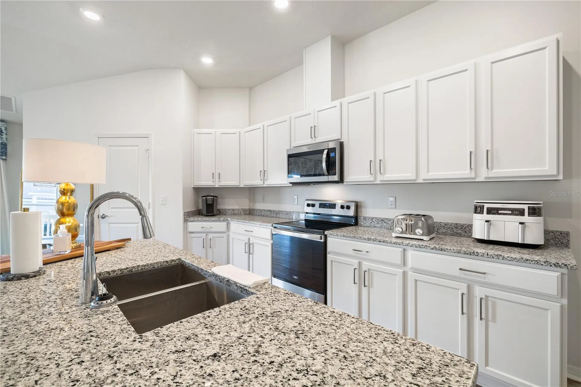 915 Overpool Avenue Davenport FL 33896