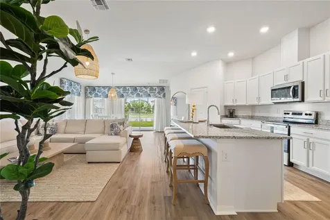 915 Overpool Avenue Davenport FL 33896
