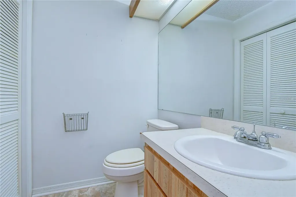 15406 E Pond Woods Drive Tampa FL 33618