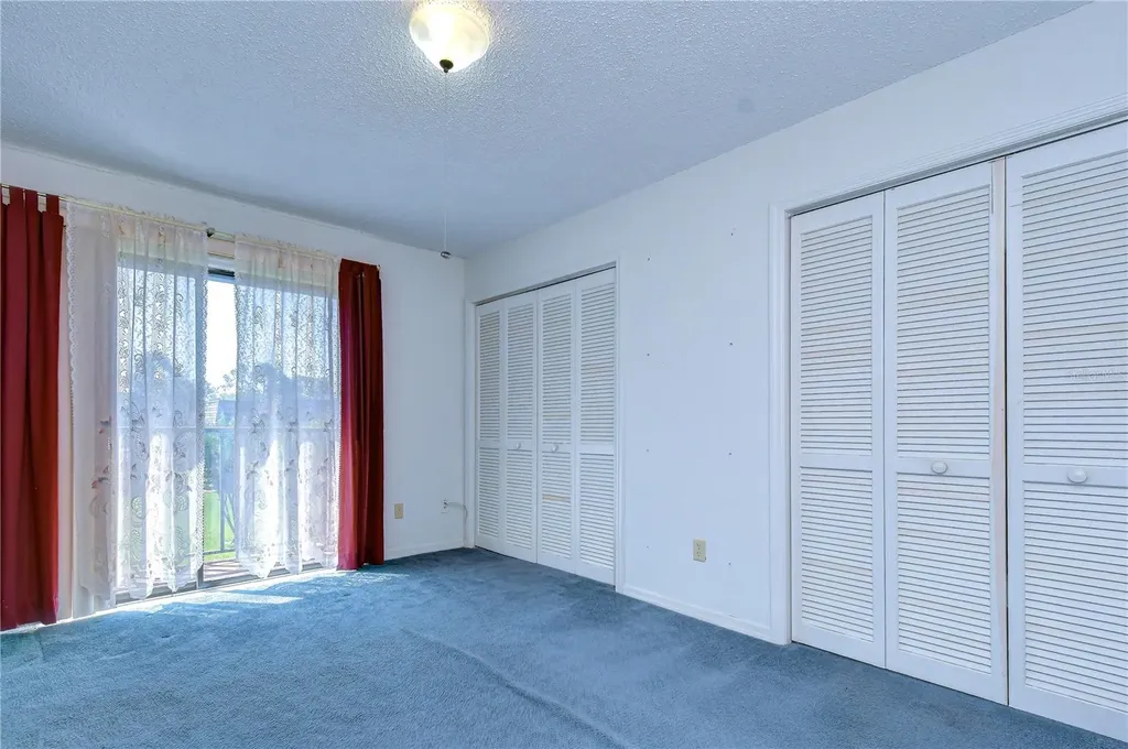 15406 E Pond Woods Drive Tampa FL 33618