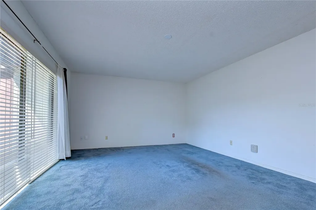 15406 E Pond Woods Drive Tampa FL 33618