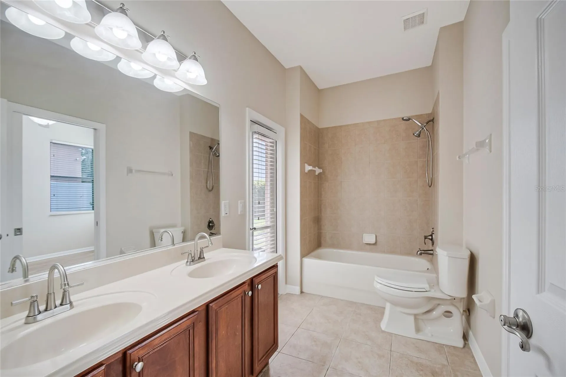 1904 Candlenut Circle Apopka FL 32712