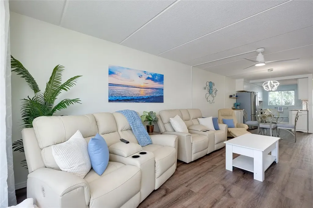 708 Tamiami Trail S Venice FL 34285