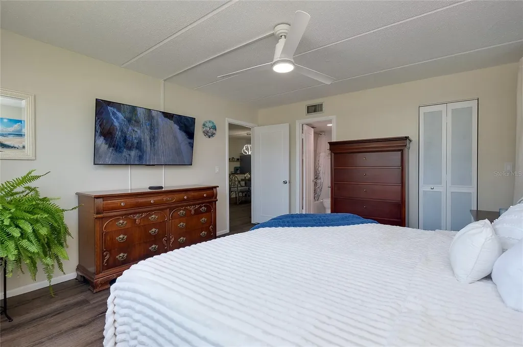 708 Tamiami Trail S Venice FL 34285