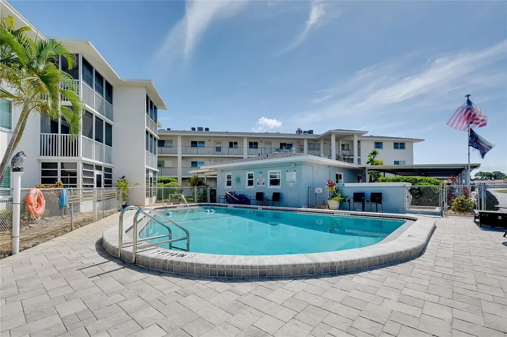 708 Tamiami Trail S Venice FL 34285